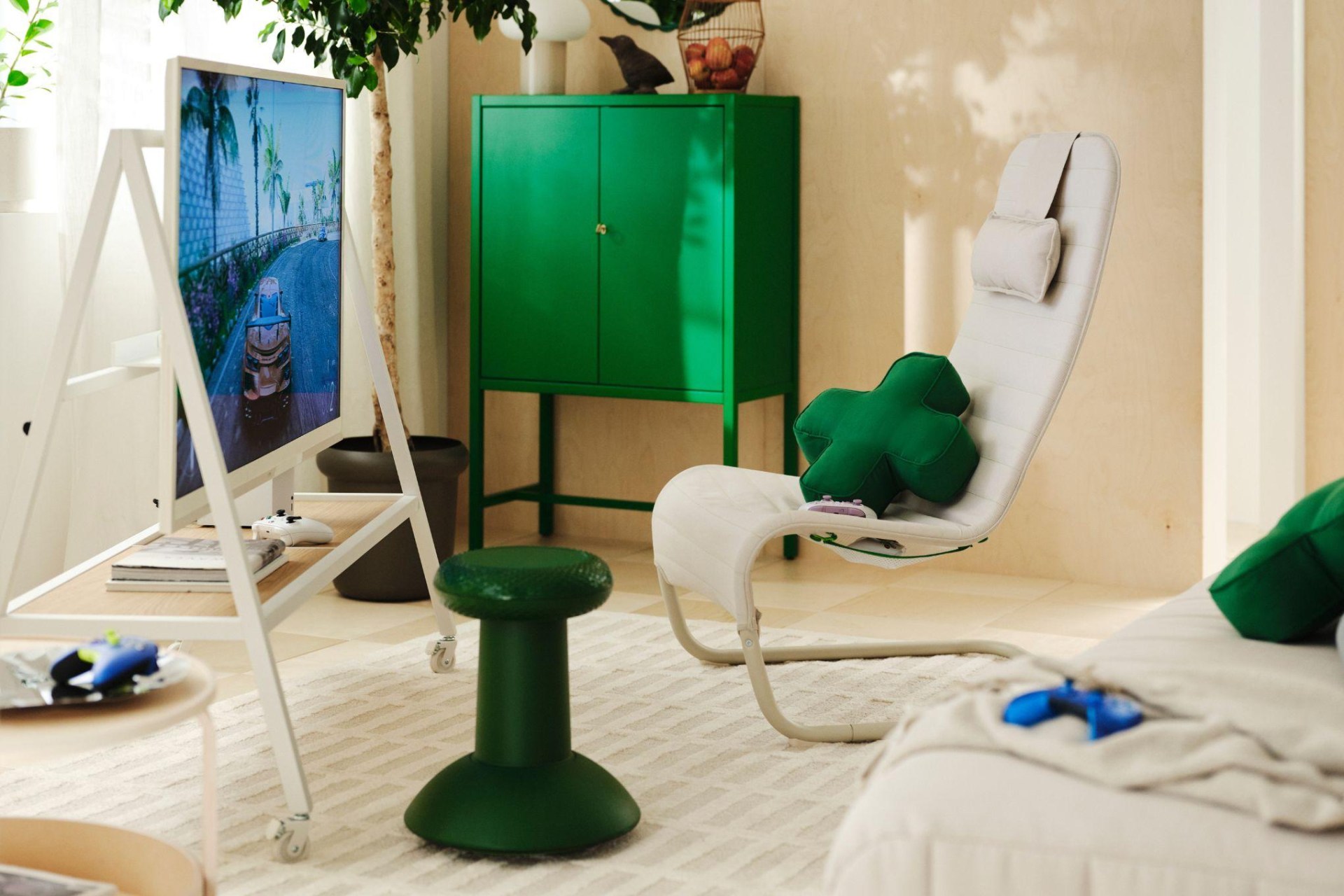Это нам надо. IKEA выпустила коллекцию мебели в честь 25-летия Xbox