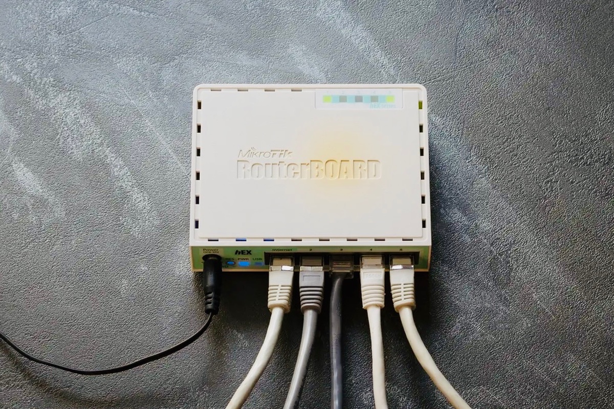 Роскомнадзор поручил операторам проверить роутеры MikroTik из-за уязвимости, которая угрожает госорганам