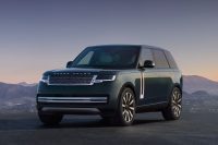 Мощнее многих спорткаров: первый электрокар Range Rover оценили в $138 тысяч при запасе хода почти 600 км