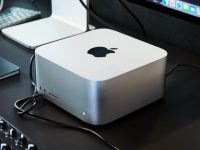 Apple разрабатывает ИИ-серверы с чипами M8 Ultra, чтобы продавать их другим компаниям