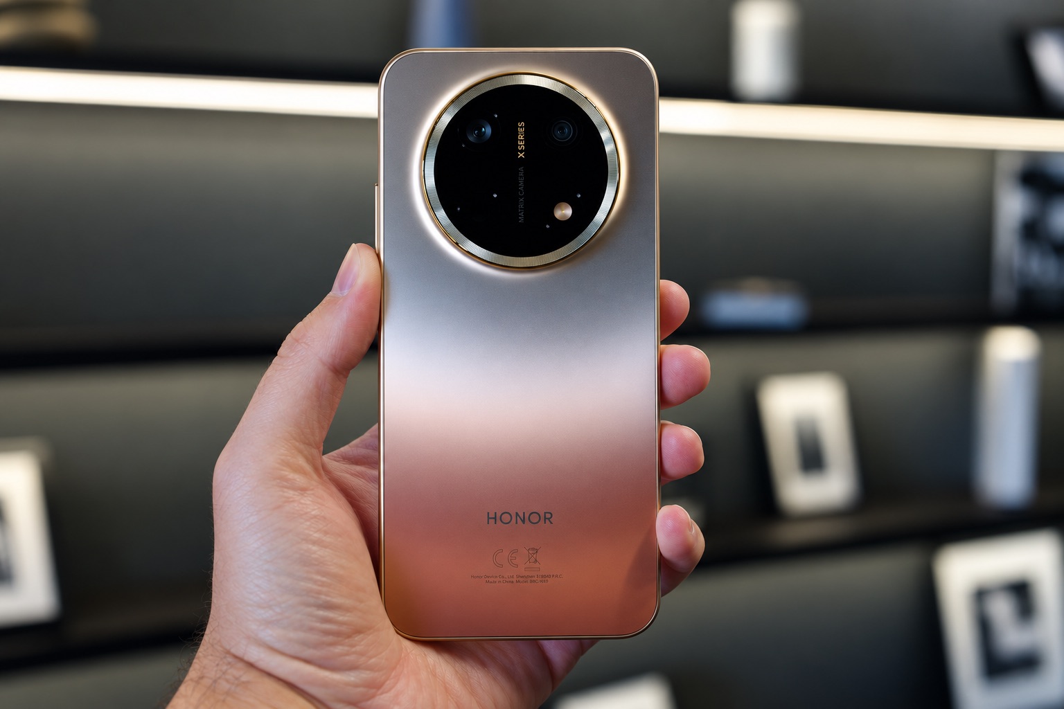 Забыть про зарядку на три дня: обзор HONOR X9e Pro с огромной батареей, которая не утолщает корпус