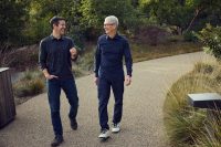Apple-John-Ternus-Tim-Cook Тим Кук объяснил, почему ушёл с поста главы Apple прямо перед запуском iPhone Duo