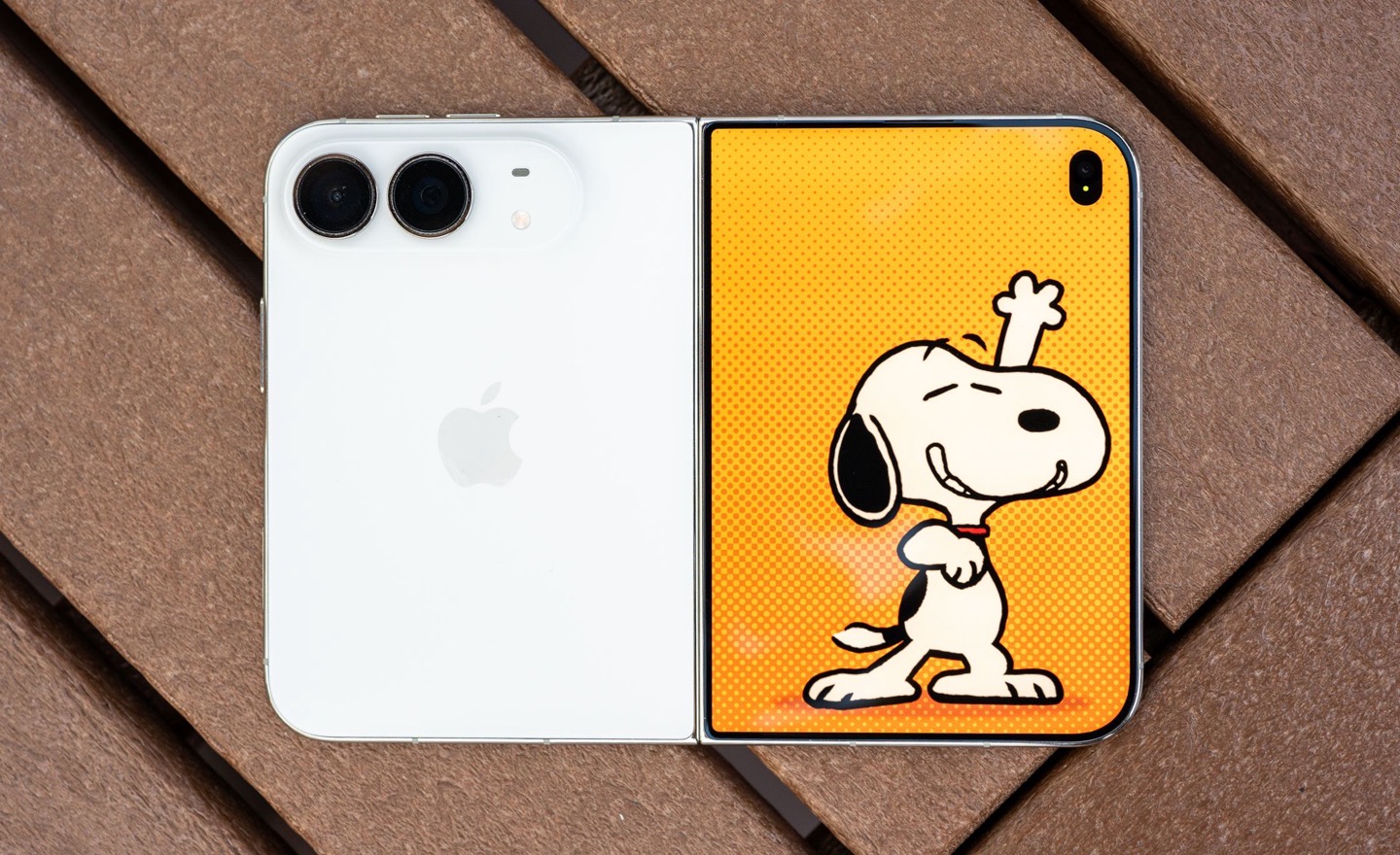 Вышли первые обзоры iPhone Duo. Кстати, российские блогеры дропнули первыми