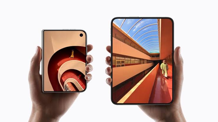 Известия: iPhone Duo оказался не нужен российским покупателям, предзаказы единичные, а цены доходят до 1,5 млн рублей
