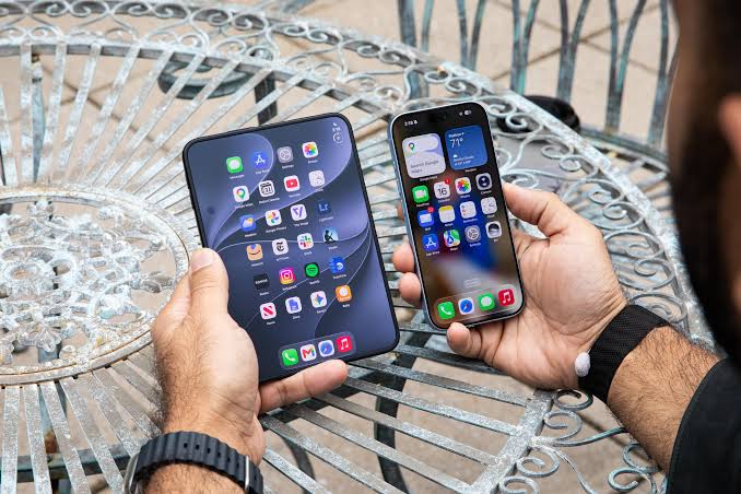 Apple хочет увеличить экран следующего iPhone Duo почти до размеров iPad mini