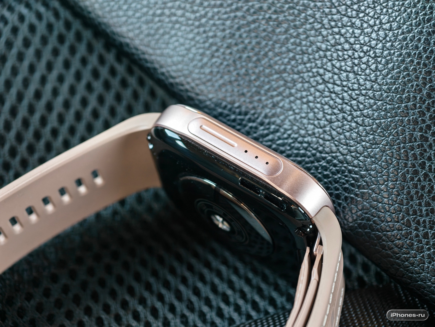 Противоположная боковина и задняя часть корпуса HUAWEI WATCH D3