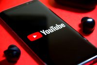 Перевод видео на русский и PiP без подписки. 15 крутых фишек 2026 года, которые появились в YouTube